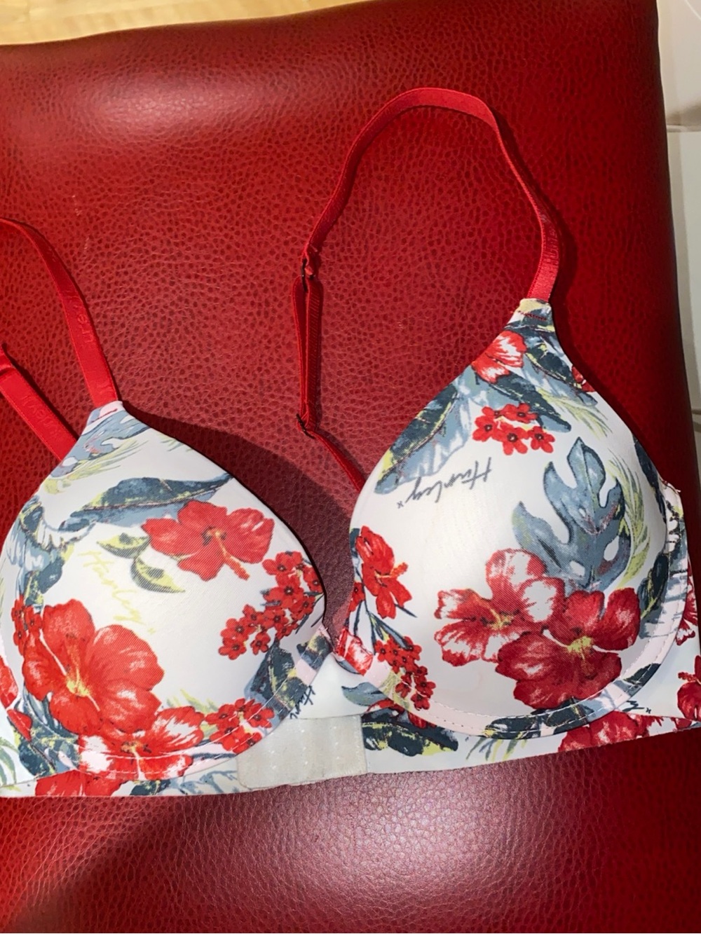 Hurley Red Flower Print Push Up Underwire Bra 34C Comfortable Chic Intimacy Cute